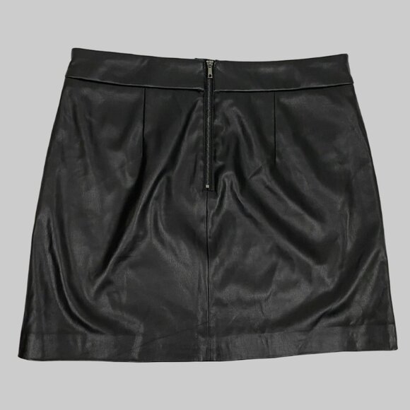 RW&Co short faux leather skirt - Picture 5 of 8